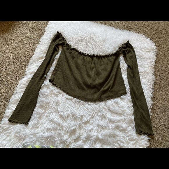 Bundle of 2 Tops Size XS & Small - Picture 6 of 7